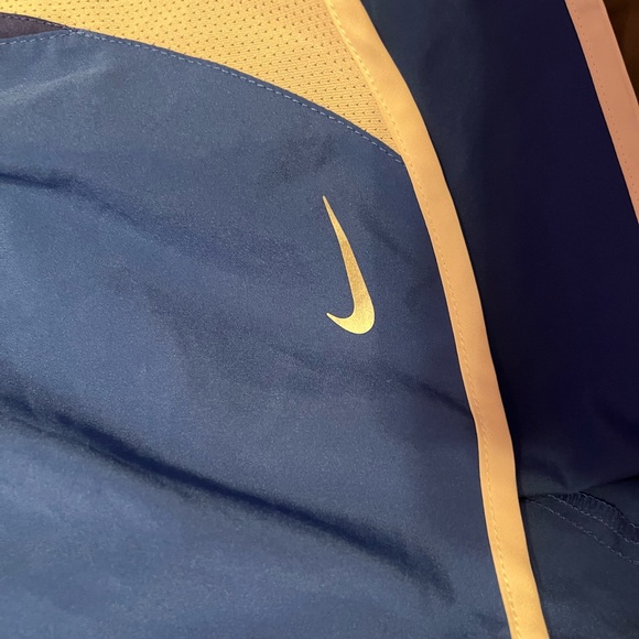 NIKE DRI-FIT BLUE AND WHITE MEDIUM SHORTS - Picture 3 of 6